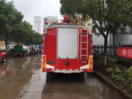 国五重汽豪沃24吨泡沫消防车