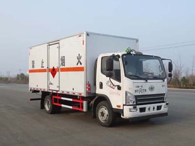 国六解放7.2吨易燃液体厢式运输车